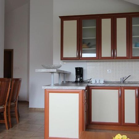Apartments Vabec Malinska Bagian luar foto