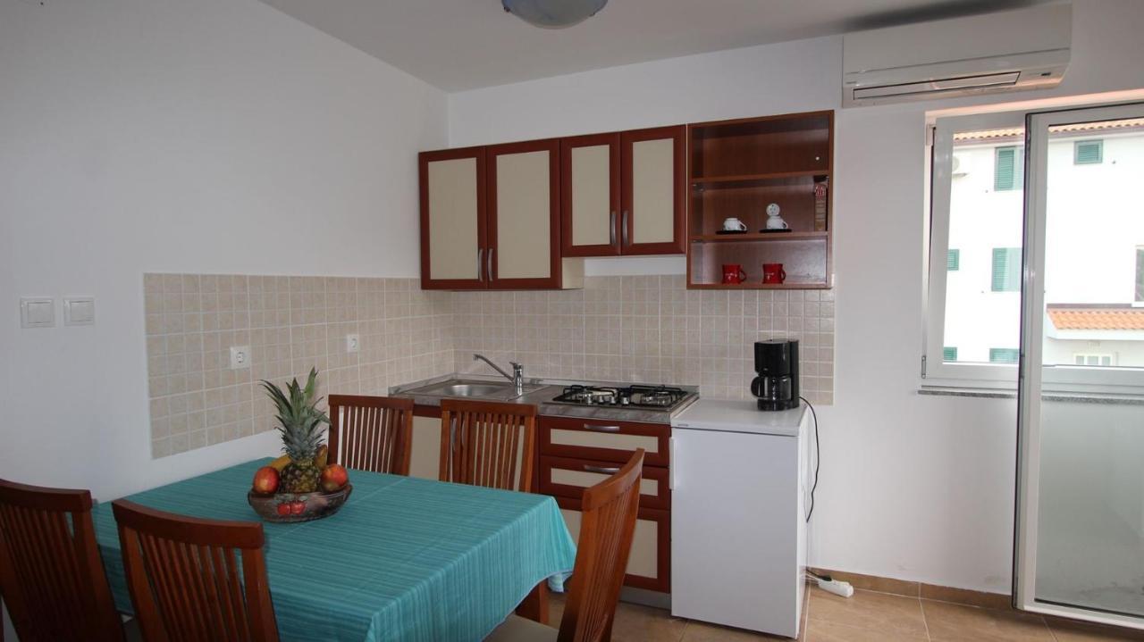 Apartments Vabec Malinska Bagian luar foto