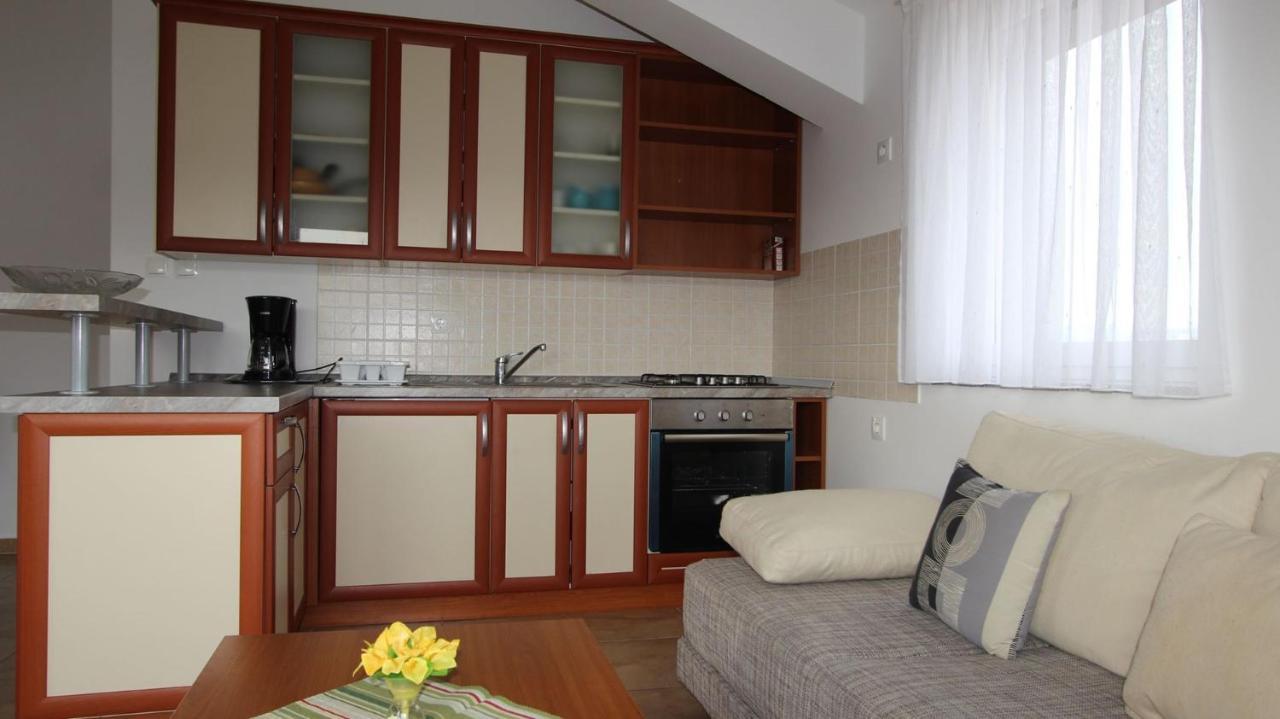 Apartments Vabec Malinska Bagian luar foto
