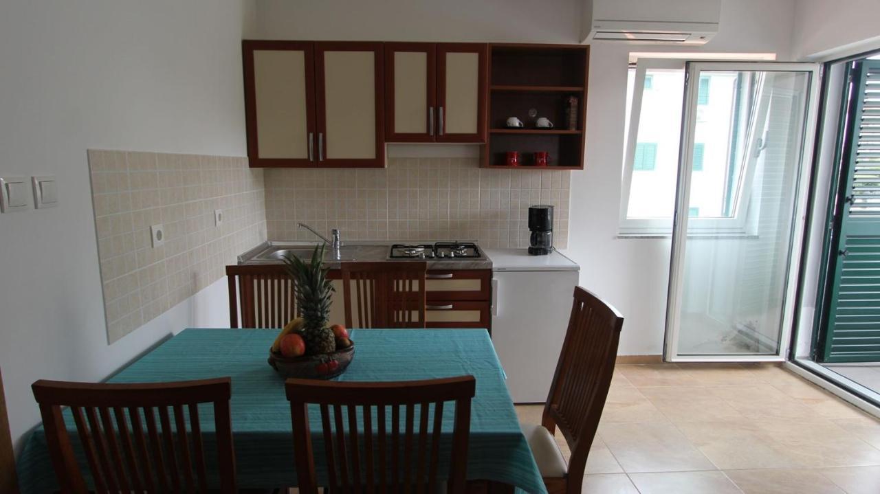 Apartments Vabec Malinska Bagian luar foto