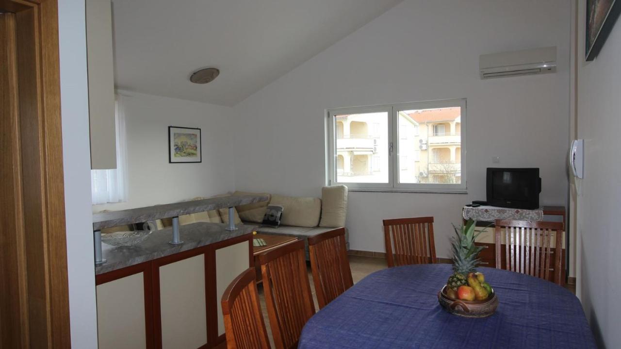 Apartments Vabec Malinska Bagian luar foto